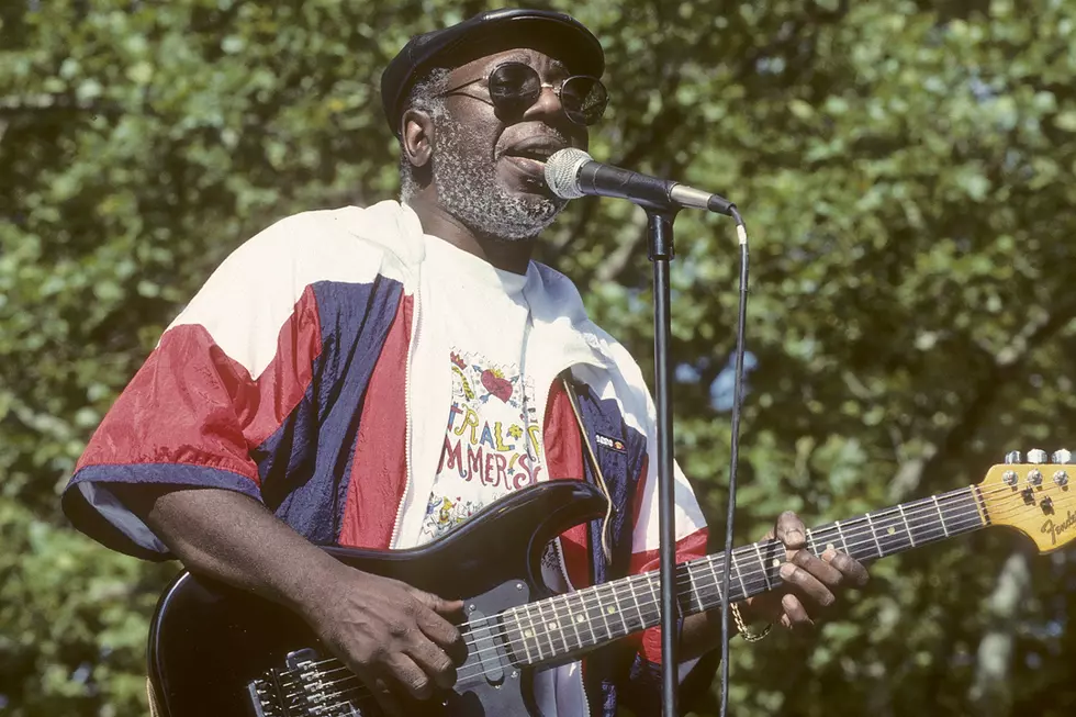25 Years Ago: Curtis Mayfield Paralyzed in Stage Accident