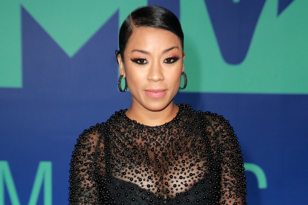 Keyshia Coles Mama Frankie Gives A Lap Dance In A Club [nsfw Video]