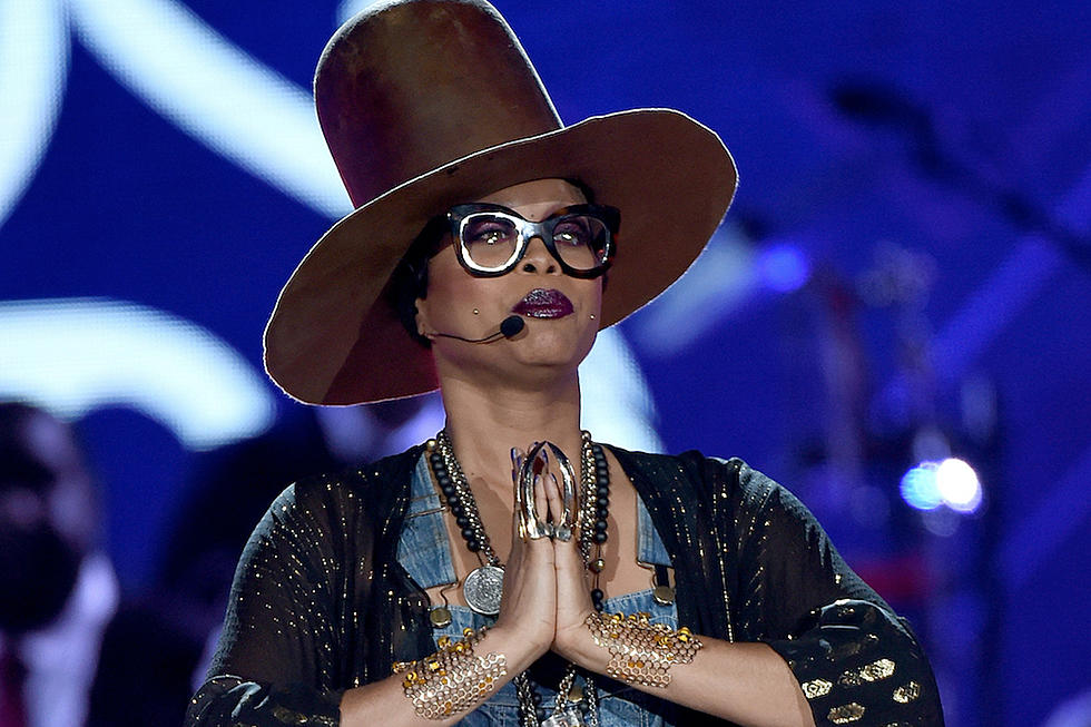 Erykah Badu Performs Medley of Hits at 2015 Soul Train Awards