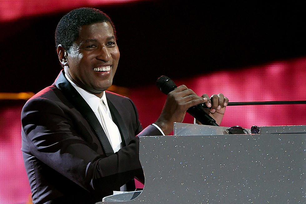 Babyface Honored With Legend Award, Boyz II Men, Bobby Brown, Brandy & More Pay Tribute at 2015 Soul Train Awards
