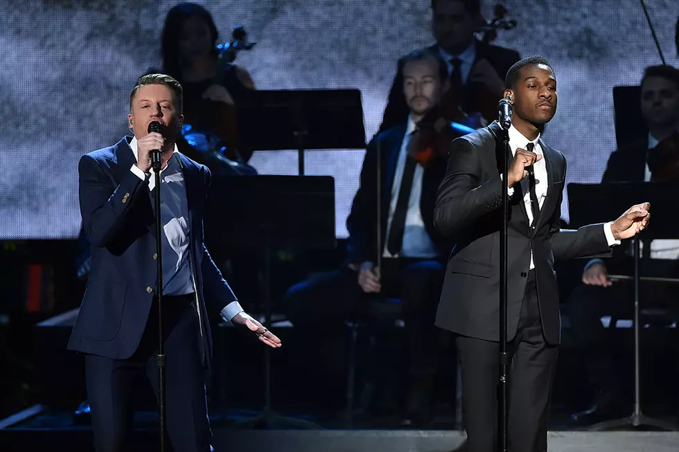 Macklemore, Ryan Lewis and Leon Bridges Perform 'Kevin' at 2015 American Music Awards [VIDEO]