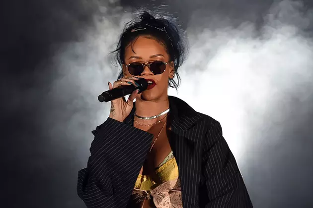 Rihanna Set to Perform at 2016 Billboard Music Awards