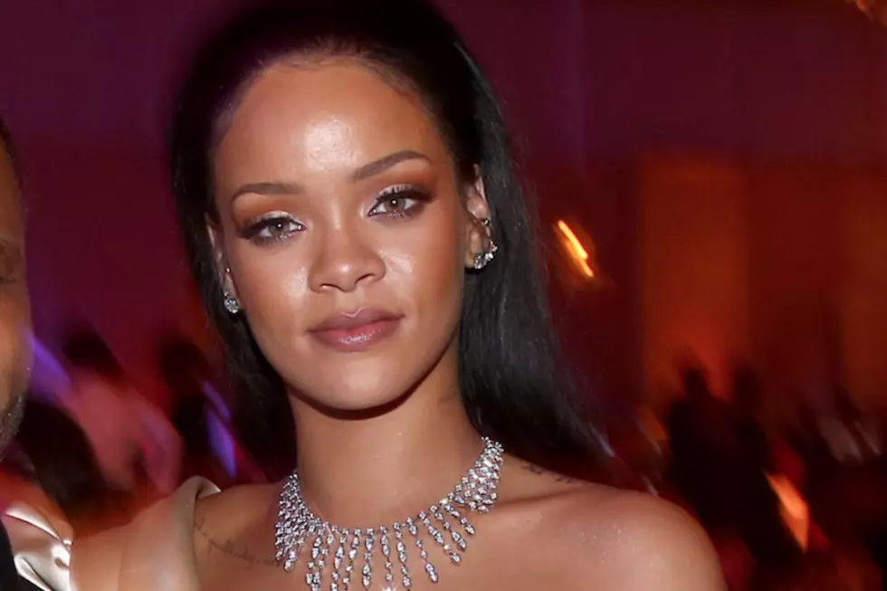Rihanna Stunned By Fans
