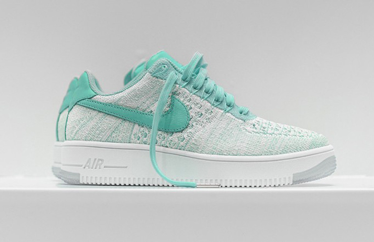 Nike Flyknit Air Force One Low Radiant Emerald