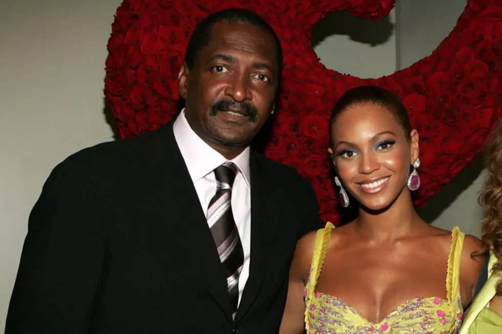 Beyonce and Dad Mathew Knowles Hug During ‘Formation’ Tour in Houston [PHOTO]