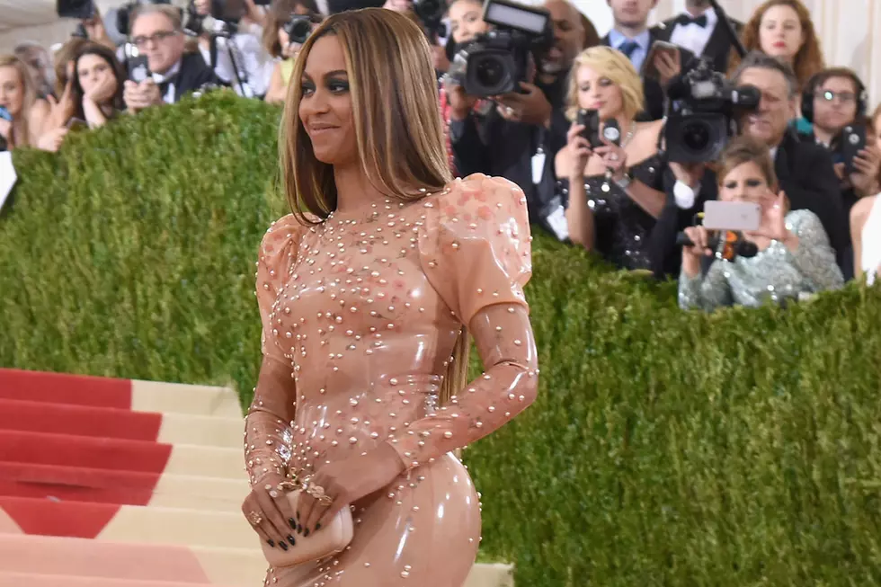 Beyonce Slays in Givenchy Gown, Arrives Without Jay Z at 2016 Met Gala [PHOTO]