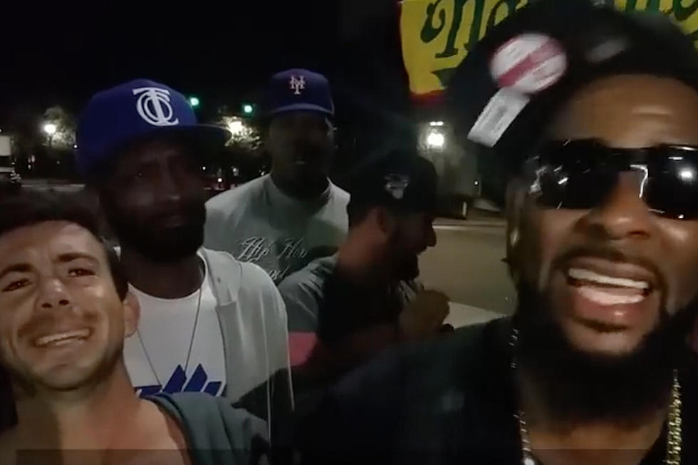 Drunk Man Thinks R. Kelly Is an Imposter, Tries to Out Sing Him [VIDEO]