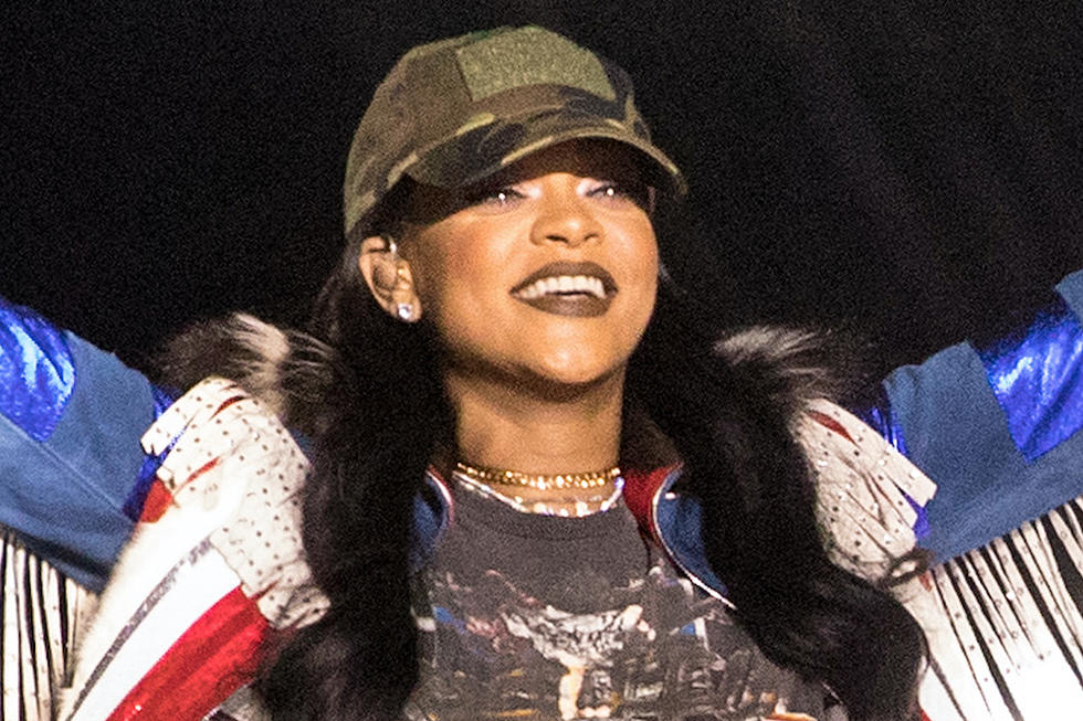 Rihanna Puts in &#8216;Work&#8217; at a Houston Strip Club [VIDEO]