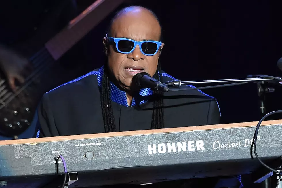 Stevie Wonder Tells Mostly White Crowd Black Lives Matter