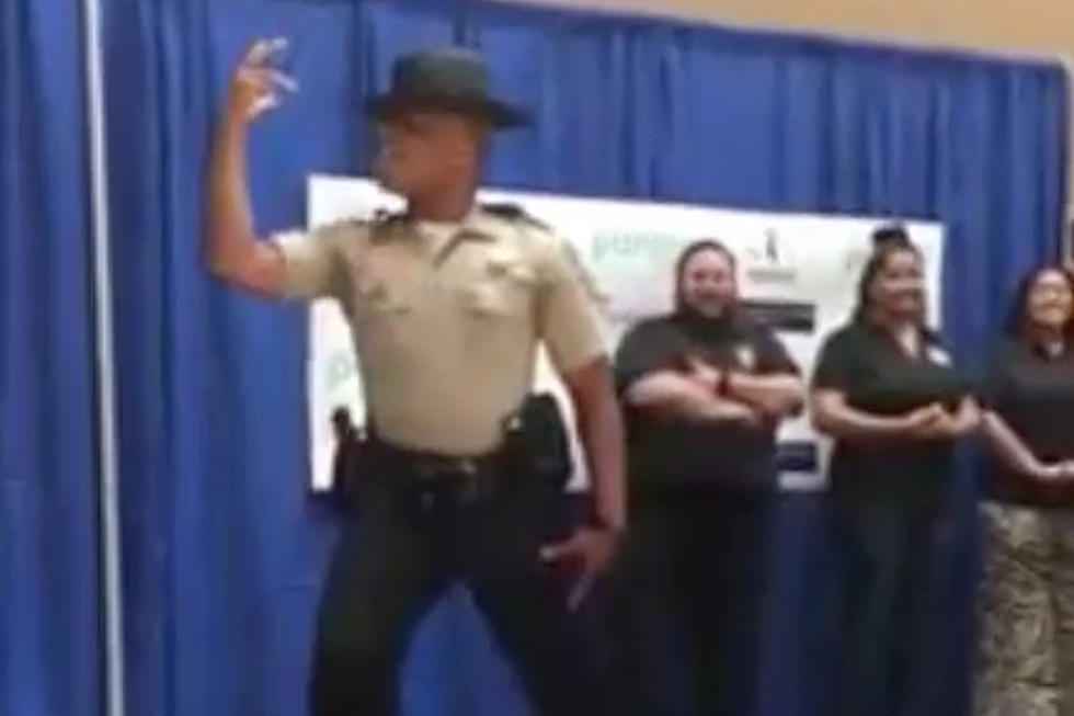Police Officer Dances to Beyonce’s ‘Formation’ and It’s Amazing [VIDEO]
