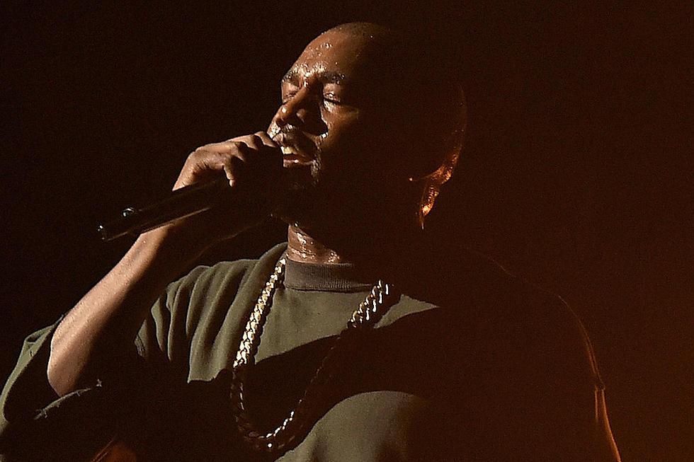 Kanye West Cuts Los Angeles Concert Short After Losing His Voice [VIDEO]