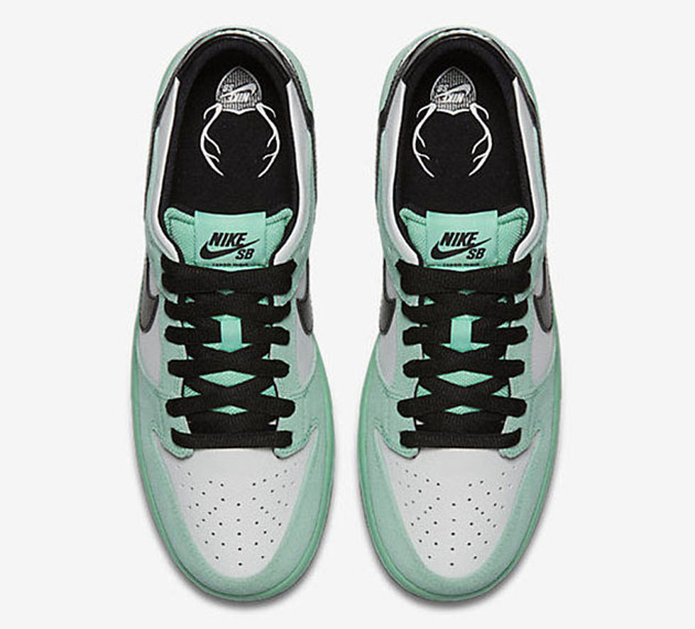 Sneakerhead: Nike SB Dunk Low Sea Crystal