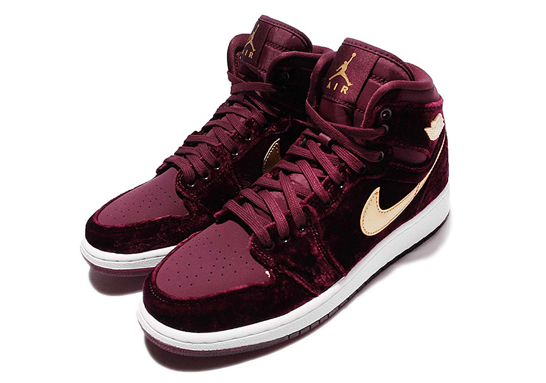 air jordan 1 velvet