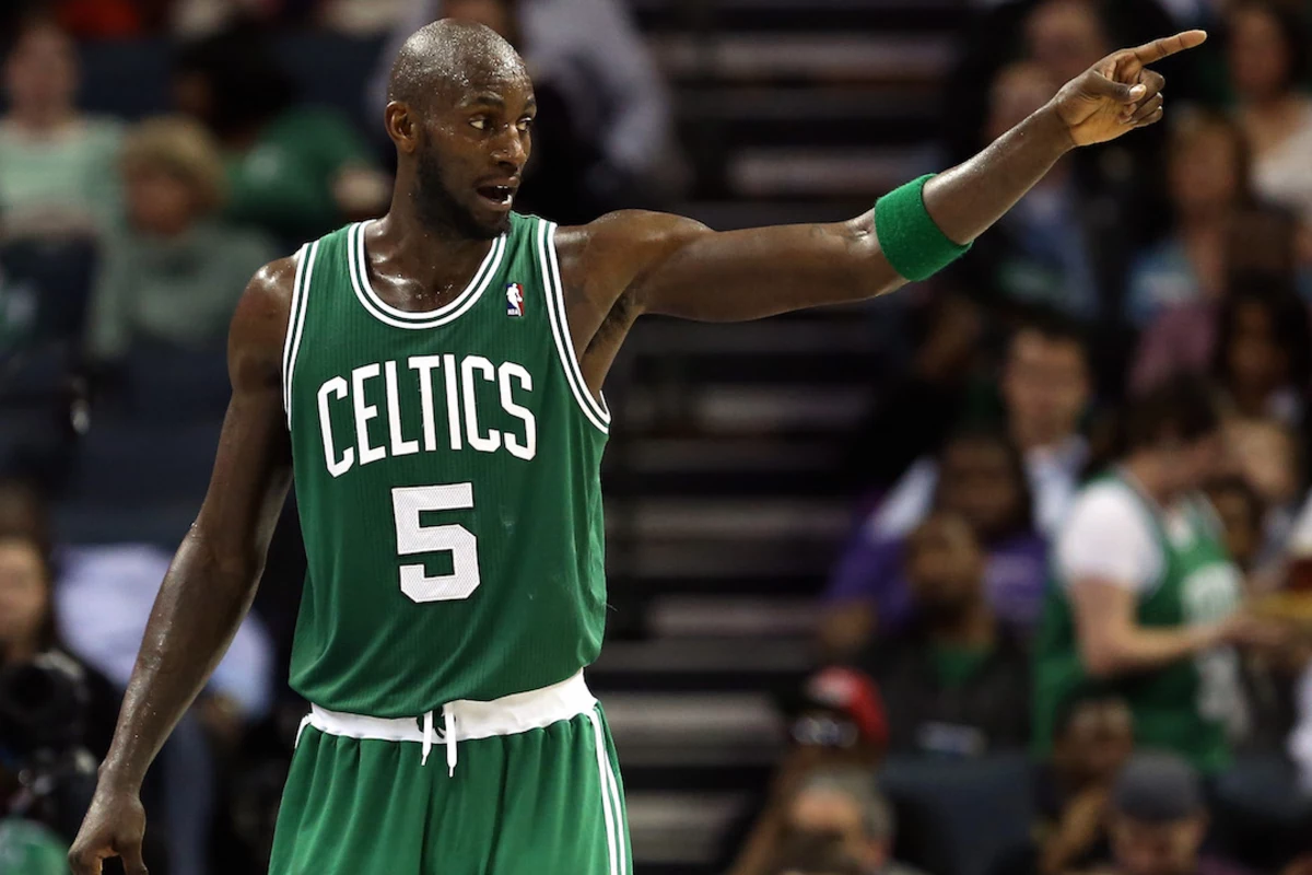 Kevin Garnett announces his retirement after 21 years in the NBA