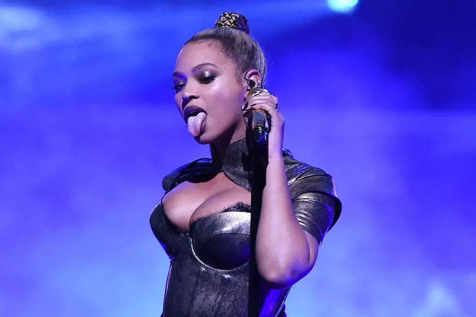 Beyonce Rips Her Earring Out and Keeps on Singing During Tidal X Concert [VIDEO]