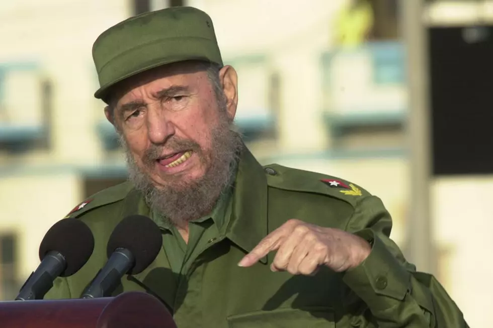 Fidel Castro, Cuban Revolutionary, Dies at 90; Nas, Questlove and Others React [PHOTO]