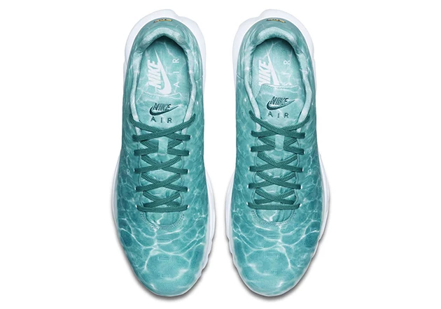 nike air max plus water pool