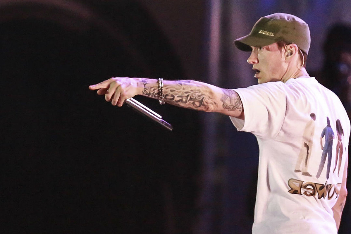 Eminem Takes The Top Spot On Billboards Artist 100 Chart 