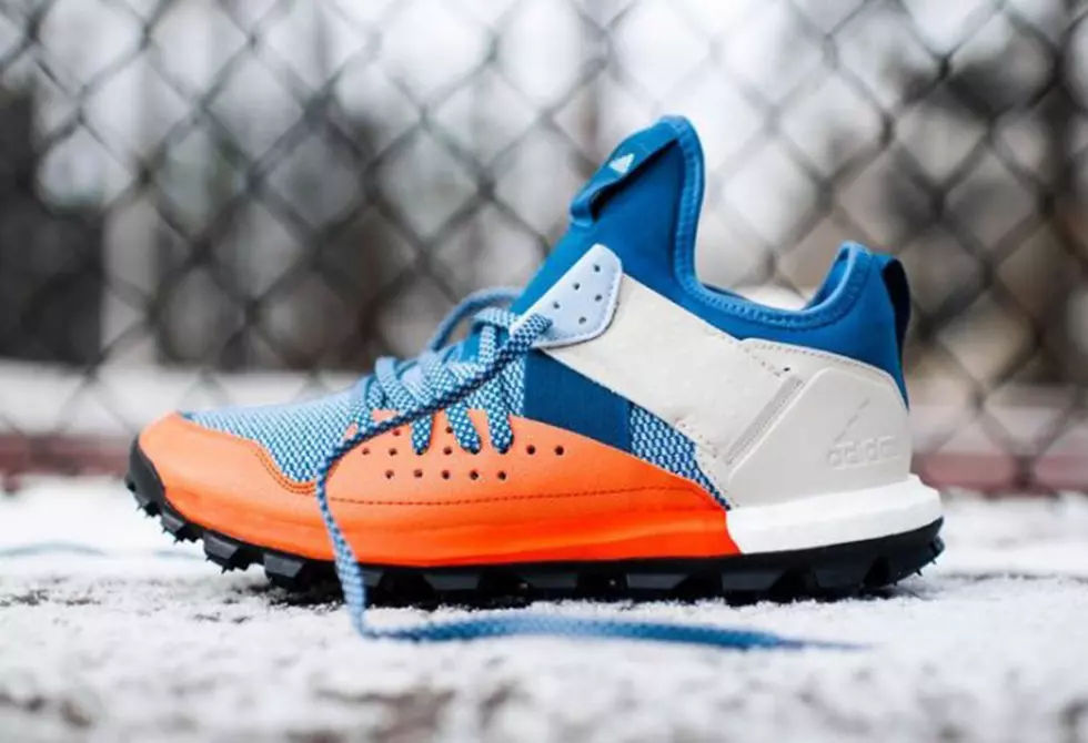 Sneakerhead: adidas Response Trail Boost Core Blue/Energy Orange