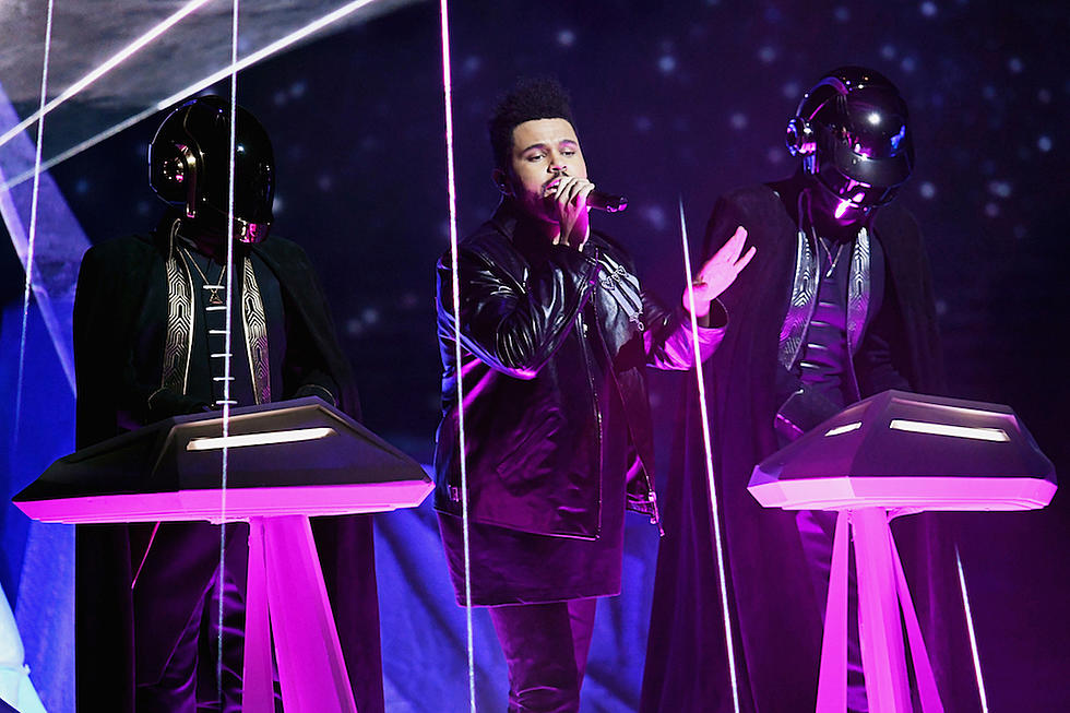 The Weeknd Performs ‘I Feel It Coming’ With Daft Punk at 2017 Grammy Awards [VIDEO]