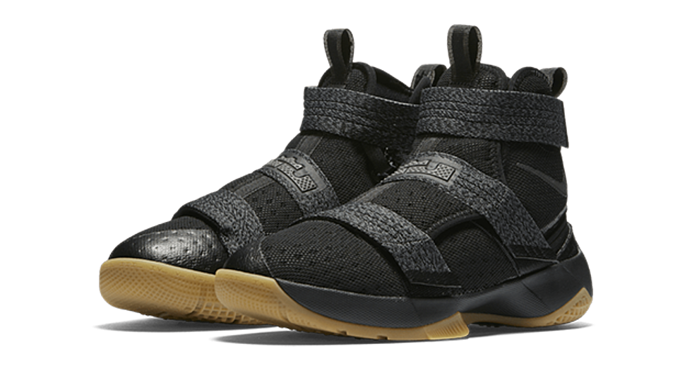 Nike LeBron Soldier 10 FlyEase