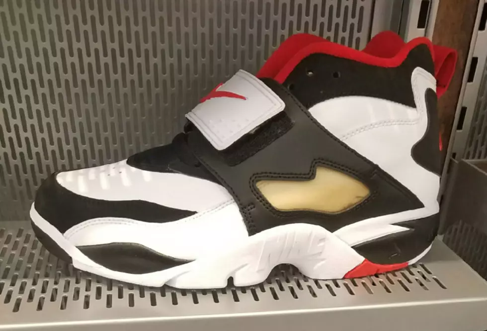 Sneakerhead: Nike Air Diamond Turf