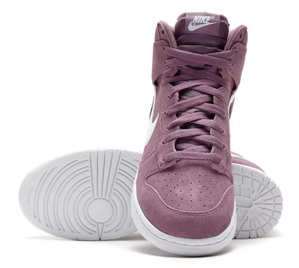 Sneakerhead: Nike SB Dunk HIgh Violet Dust