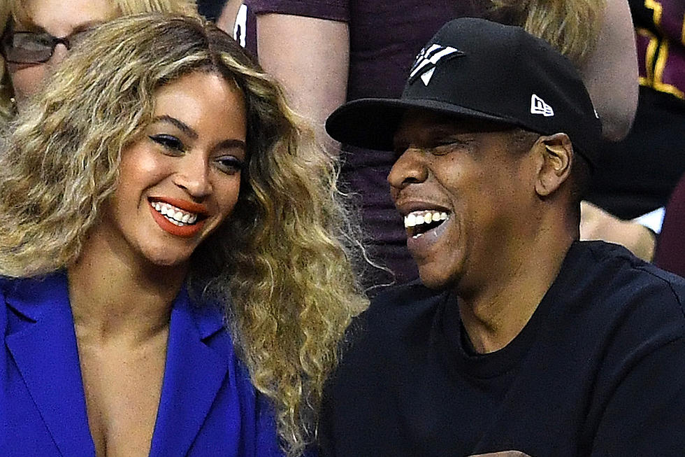 Watch Jay-Z and Beyonce Do the Electric Slide at a Family Party