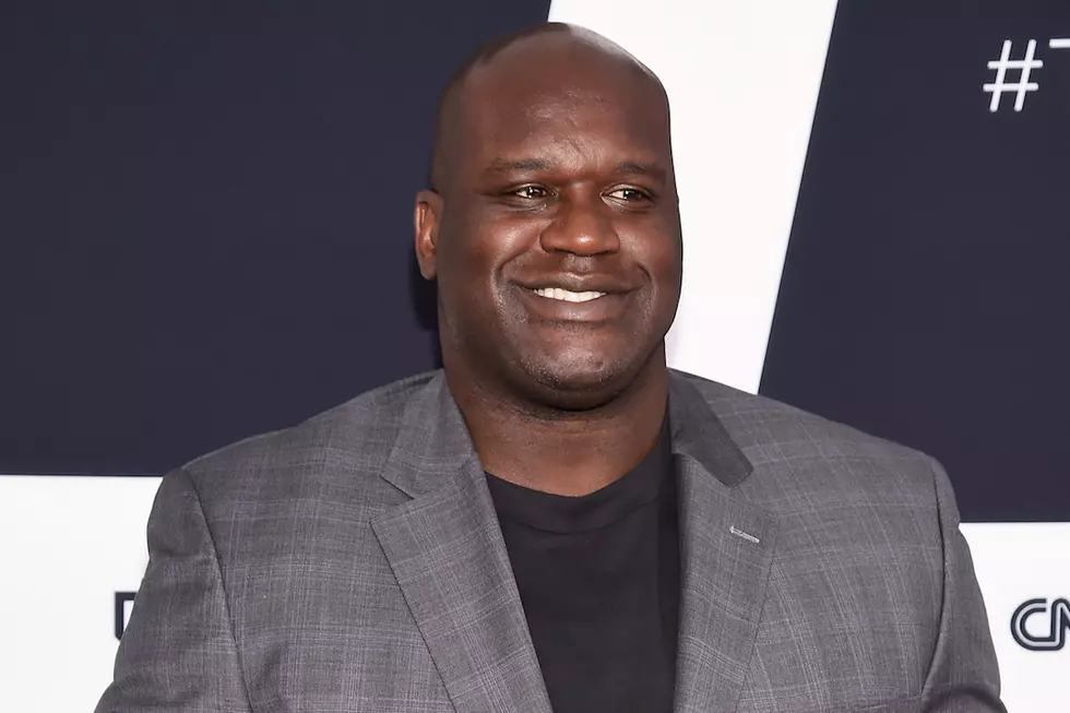 Shaquille O’ Neal Shows Off His Horrible Feet, Twitter Delivers the Slander [VIDEO]