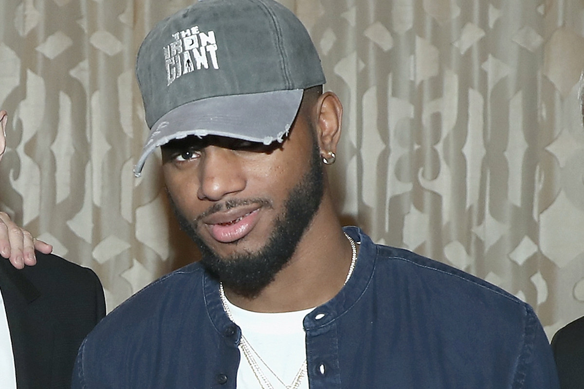 Bryson Tiller Helps Repair Louisville Basketball Courts: 'It's Possible  Here' [VIDEO]