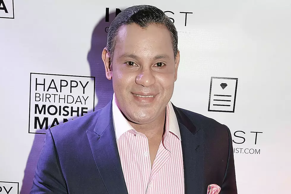 Sammy Sosa Is Shockingly Pale And Twitter Got Jokes