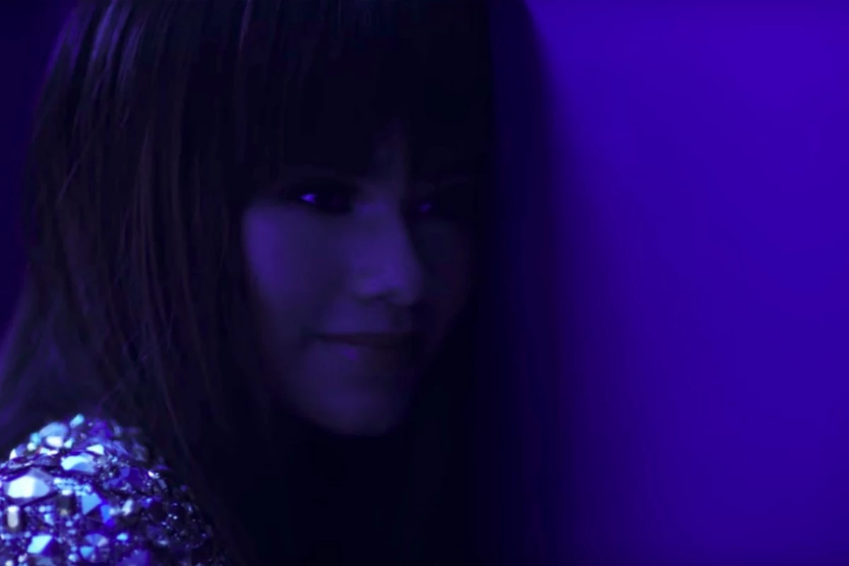 Zendaya Stars in Bruno Mars's Versace on the Floor Music Video