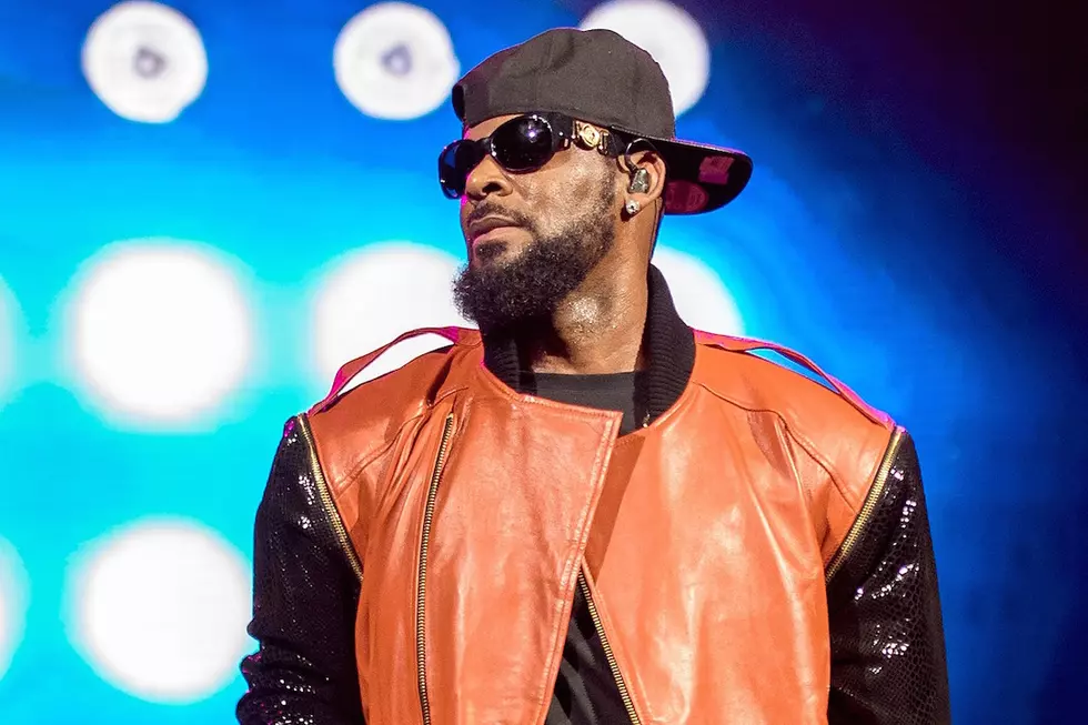 R. Kelly Tries to Board Flight to Wakanda, Twitter Blocks Him at the Border