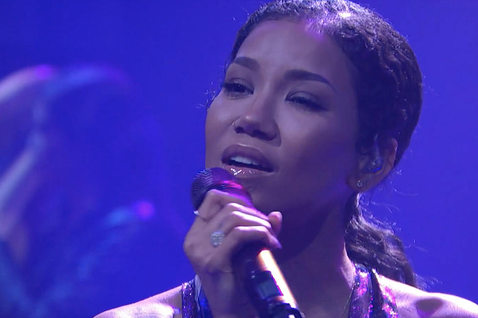 Jhene Aiko Beautifully Sings ‘While We’re Young’ on ‘Seth Meyers’ [VIDEO]