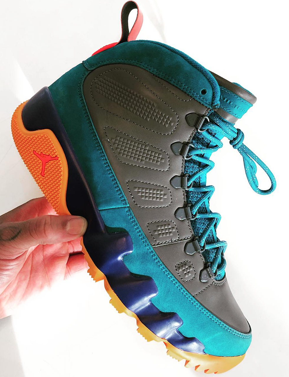 Sneakerhead: Air Jordan 9 Winterized Multi