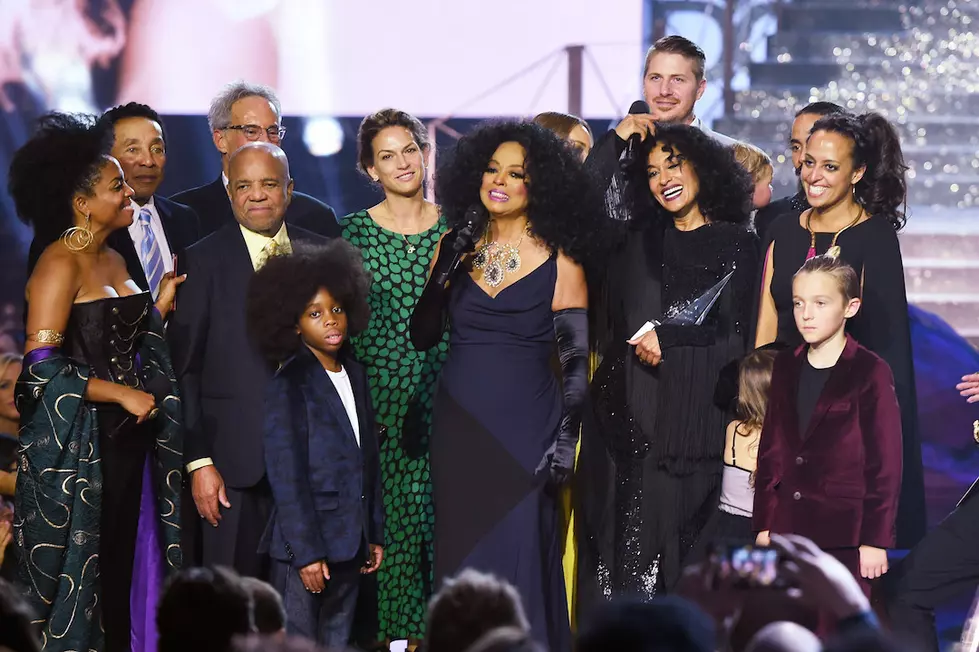 Diana Ross Honored With Lifetime Achievement Award at the 2017 American Music Awards