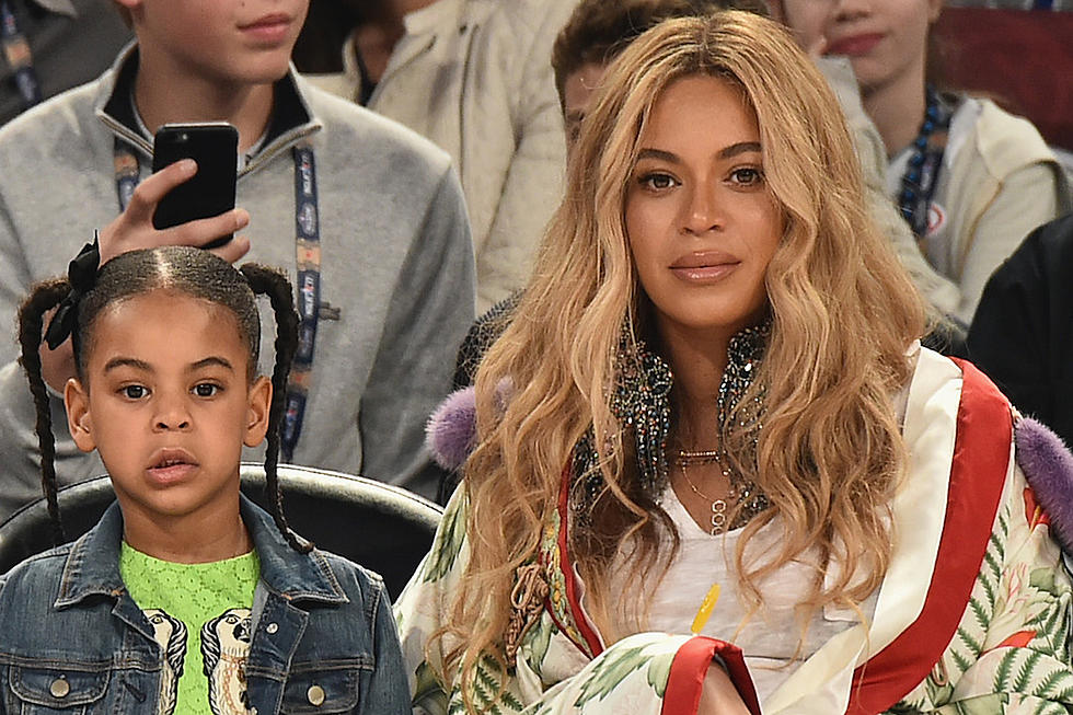 Beyonce, Blue Ivy and Mama Tina Spotted X-Mas Shopping at Target [VIDEO]