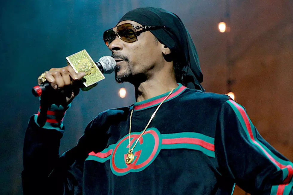 Snoop Dogg Breaks Guinness World Record with Largest Cup of Gin and Juice [VIDEO]