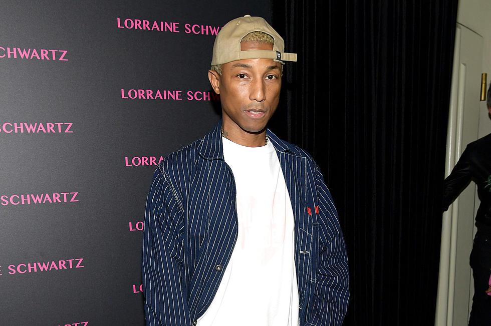 Pharrell Williams Performs 'Happy' at 2014 Academy Awards