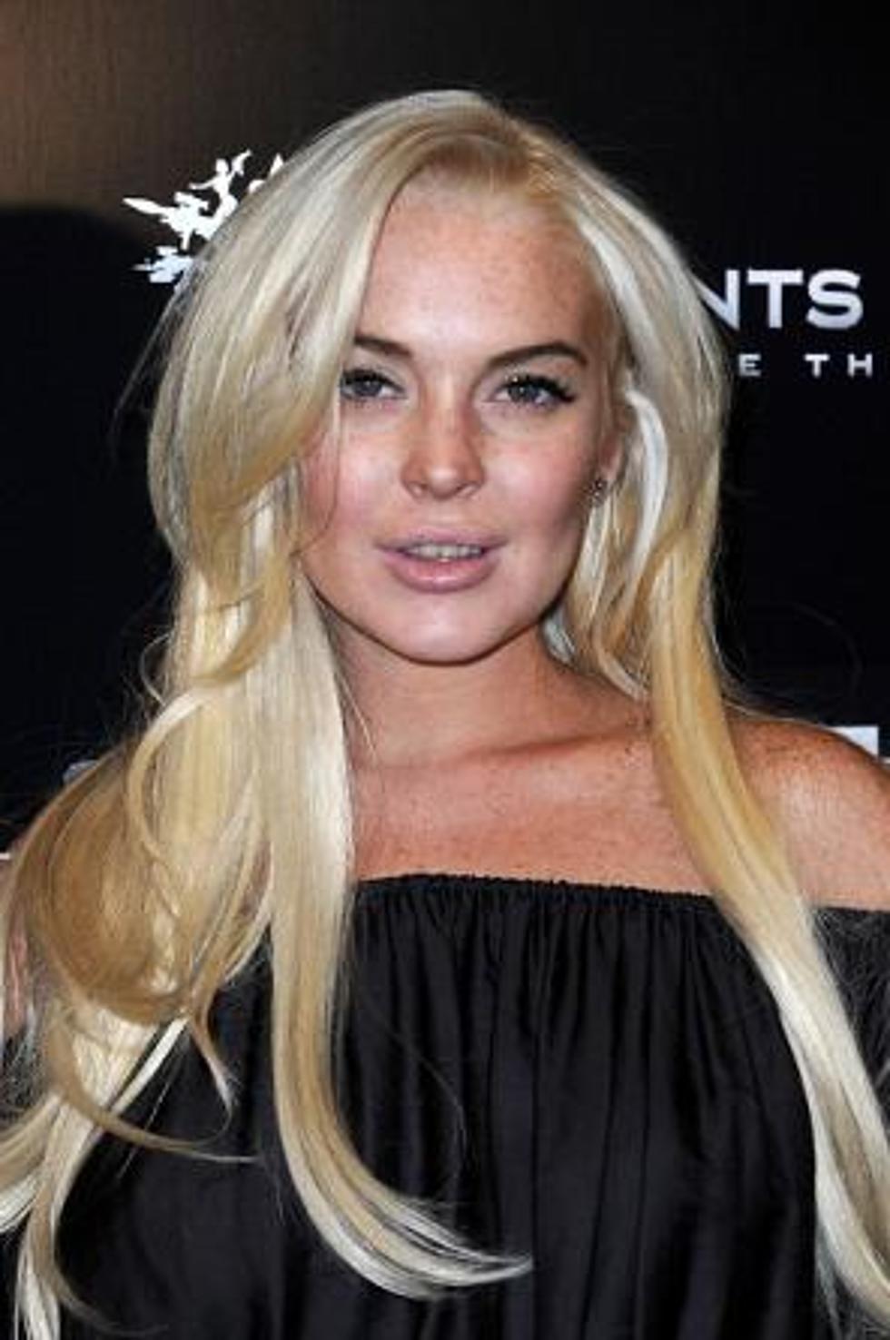 Hollywood Dirt: Linday Lohan&#8217;s Jacked up Teeth &#038; Demi Moore&#8217;s Super Skinny Frame [PHOTOS]