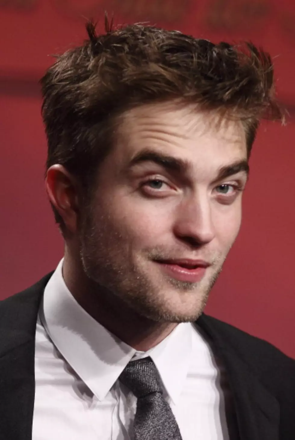 What’s With All The Vampires?! Even Robert Pattinson Is  Baffled!
