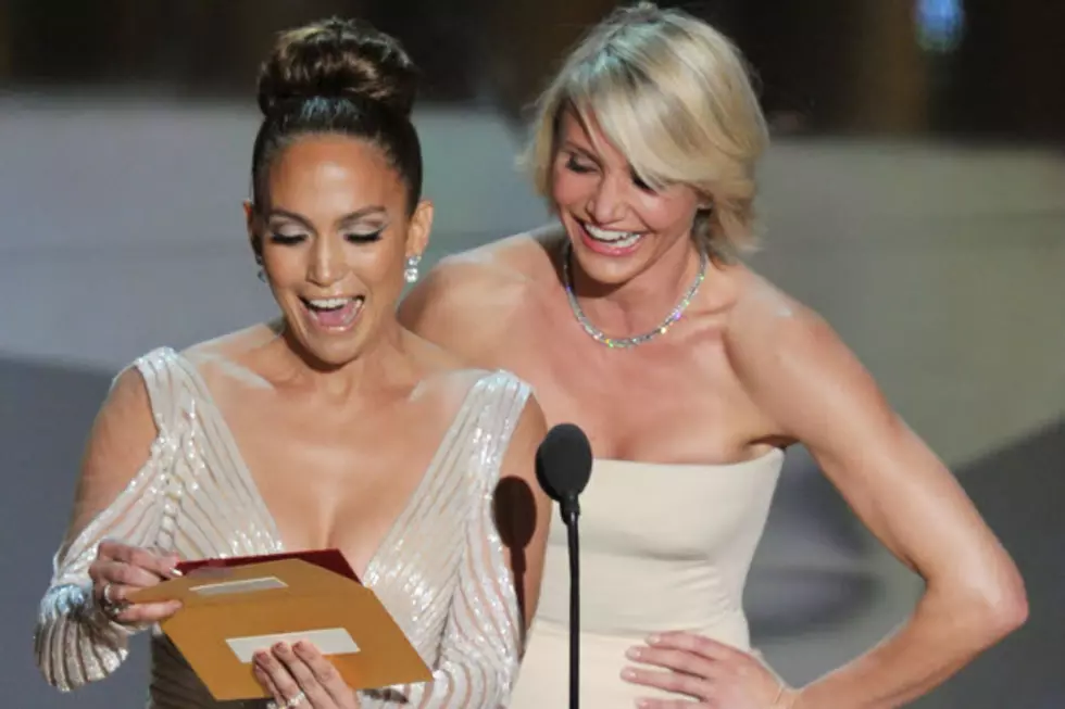 Hollywood Dirt: The Jennifer Lopez Oscars Nipslip + Angelina Jolie’s Right Leg – What Was That All About? [PHOTOS]