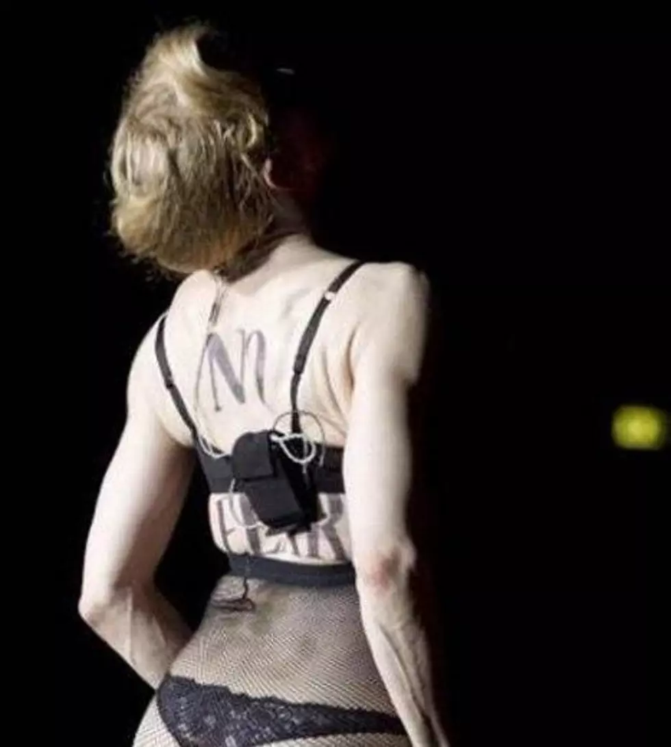 Hollywood Dirt: Expert Thinks Madonna is Flashing Because She&#8217;s &#8216;Desperate&#8217; + The Sexiest Man and Woman in Music &#038; More