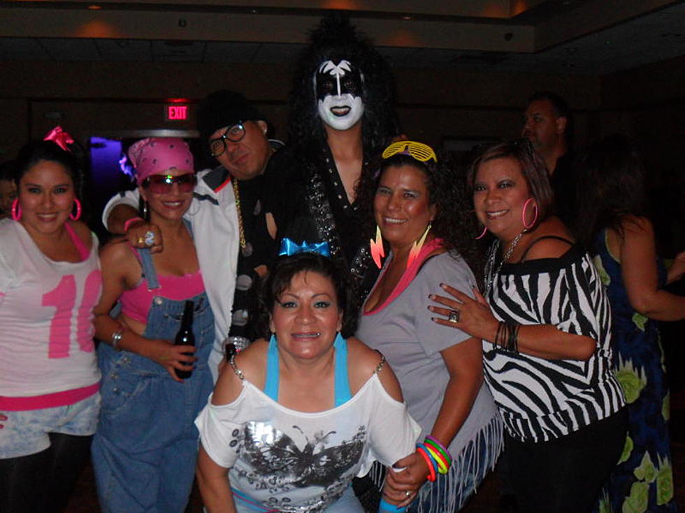 Your ’80s Look Photo = ’80s Party Room Package – Here’s How