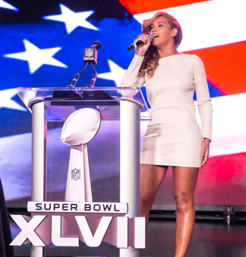 Hollywood Dirt: Beyonce Promises Super Bowl Lips Won&#8217;t Synch, Steven Tyler Dresses in Drag &#038; More