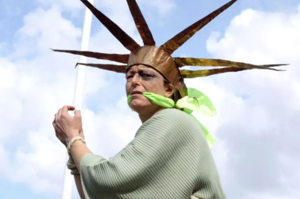 Texas Troopers Taser Man Wearing Statue of Liberty Costume