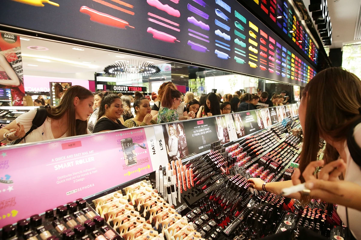 Makeup Giant Sephora Launching Subscription Box Service 