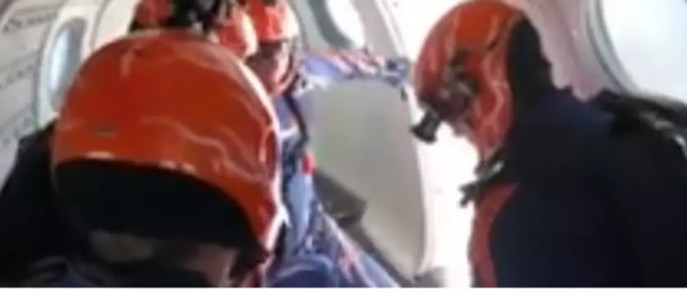 Watch The Denver Broncos Thunderstorm Skydiving Team Jump Into Mile High Stadium [VIDEO]