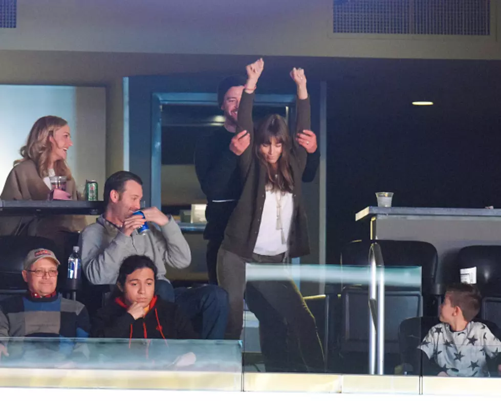 Justin Timberlake and Jessica Biel Show Some PDA at The Grizzlies Game