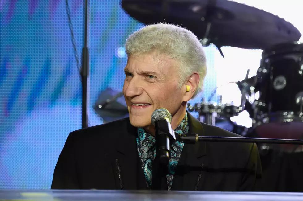 Dennis DeYoung Is the Nostalgic Hug You Didn’t Know You Needed